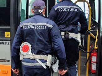 Varese polizia sugli autobus