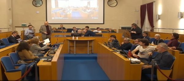 legnano consigliocomunale censura sindaco