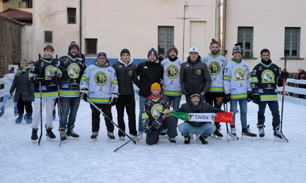 somma hockey pista ghiaccio