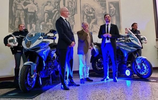 polizia moto varese agostini