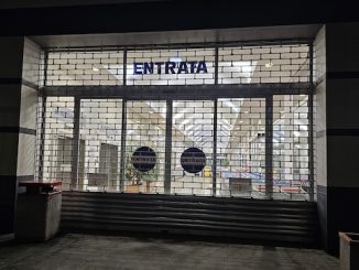 Sesto calende furto Esselunga
