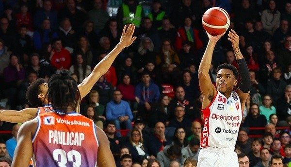 Jaylen Hands Maccabi