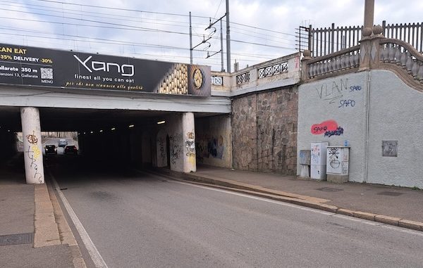 Gallarate scalinata liberty vandali