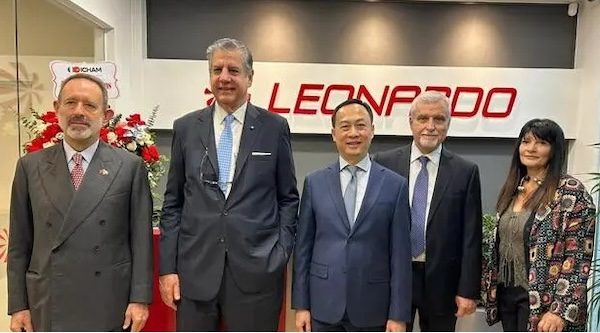 Leonardo elicotteri ufficio vietnam
