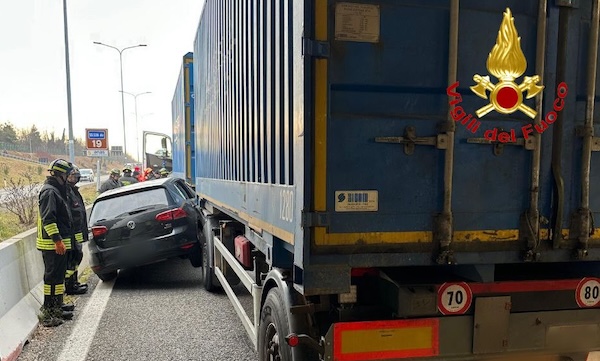 Malpensa incidente camion 336