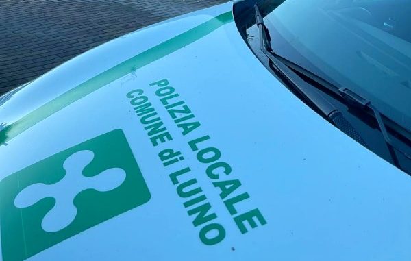 ruba vestiti luino minorenne