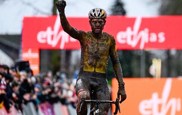 ciclismo van aert giro tour
