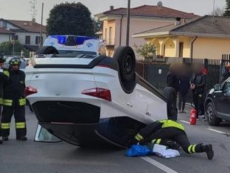 Jerago incidente tesla ribaltata