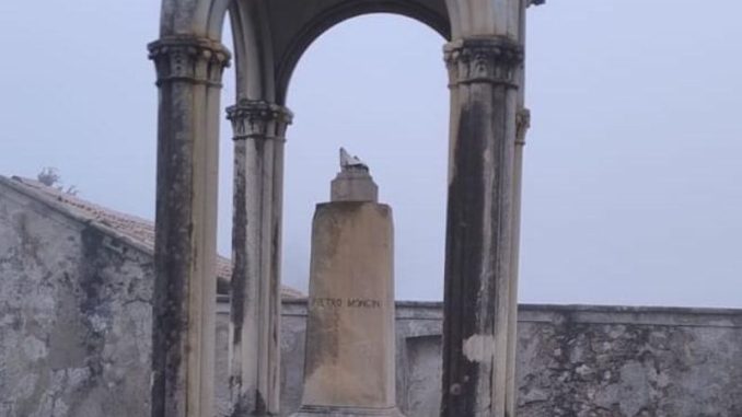 Ispra statua vandali Mongini