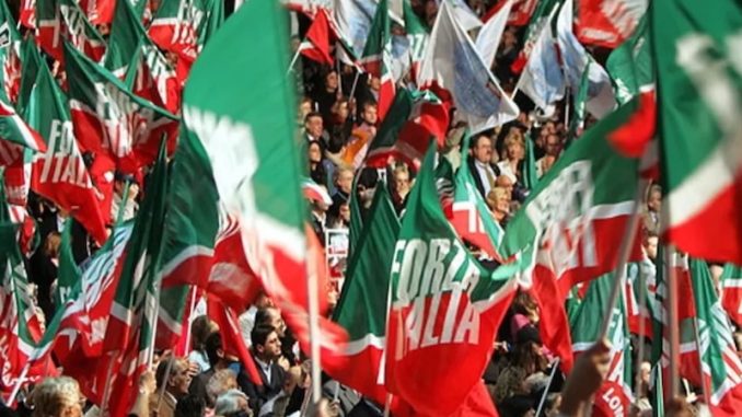Forza italia bandiere gallarate