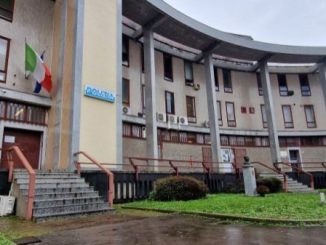 gallarate aggredisce poliziotti arrestato