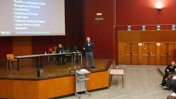 legnano cyberbullismo poliziapostale isisbernocchi