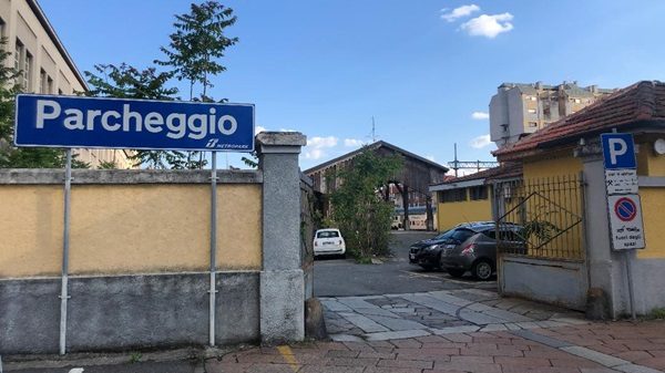 parcheggio stazione legnano