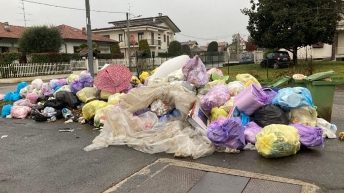 samarate rifiuti da vinci residenti