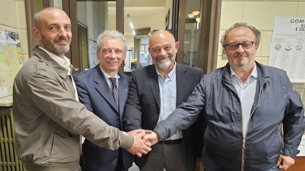 samarate maggioranza trema sindaco