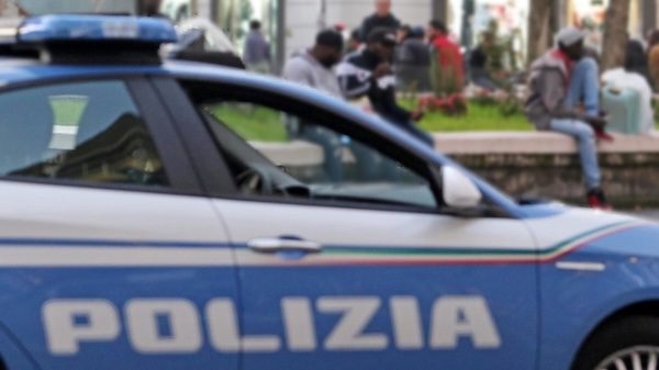 gallarate arrestato picchia madre