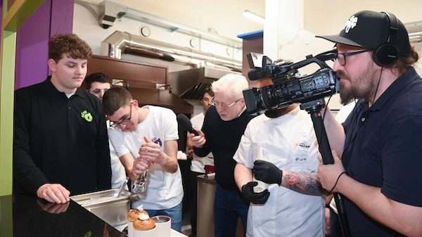 Gallarate pizzeria ragazzi autistici