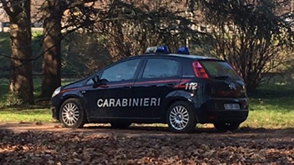 pattuglia carabinieri parco
