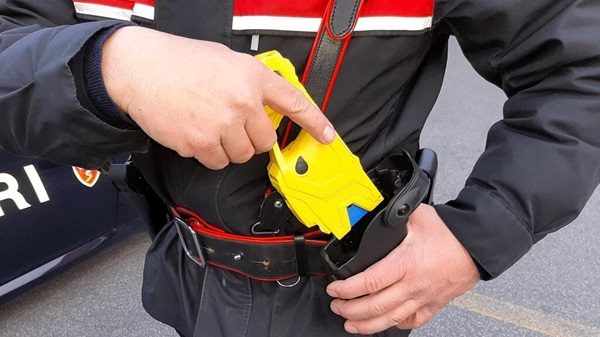 taser carabinieri