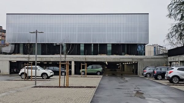 sesto calende parcheggio marna