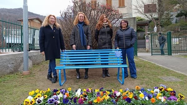cuvio panchina azzurra infanzia 01