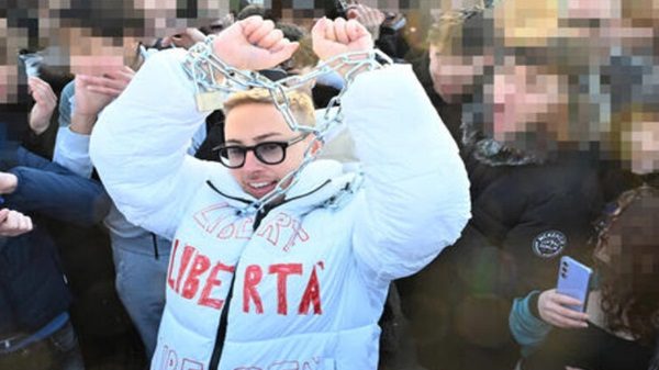 pornoattore libertà politica
