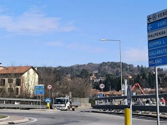 vergiate sbarra anti-camion telecamere