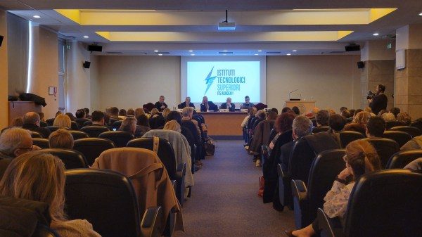 varese its studenti lavoro