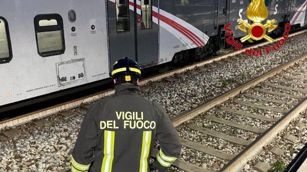 vedano morto uomo treno