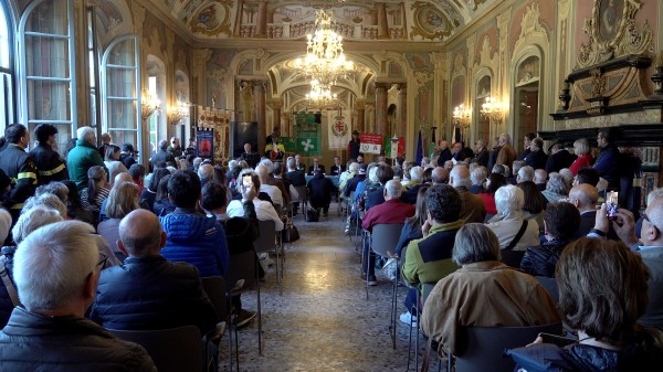 25 aprile varese papa