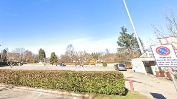 Mercato uniti Solbiate piazza