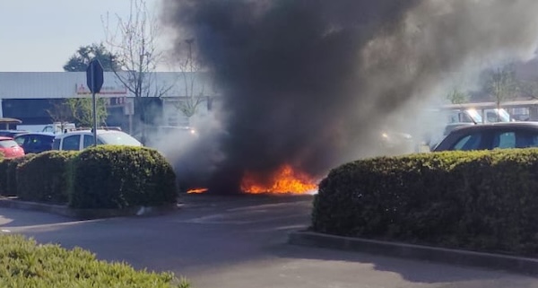 Olgiate olona macchina fuoco Esselunga
