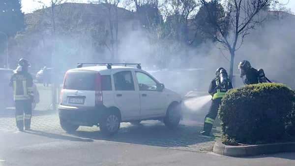 Olgiate olona macchina fuoco Esselunga