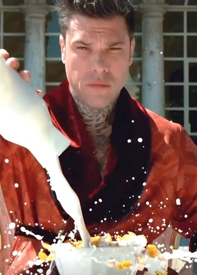 clara fedez scelte stupide 05