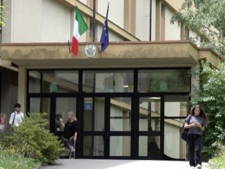 daverio manifestazione contro studenti