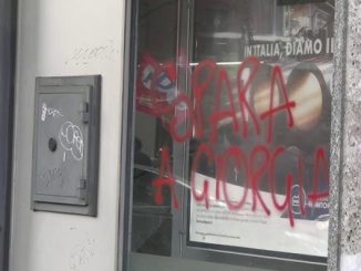 milano scritta meloni