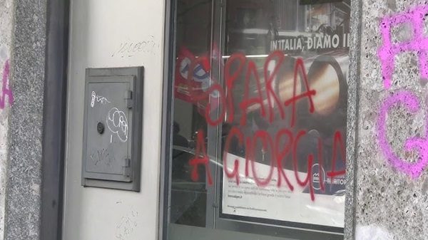 milano scritta meloni