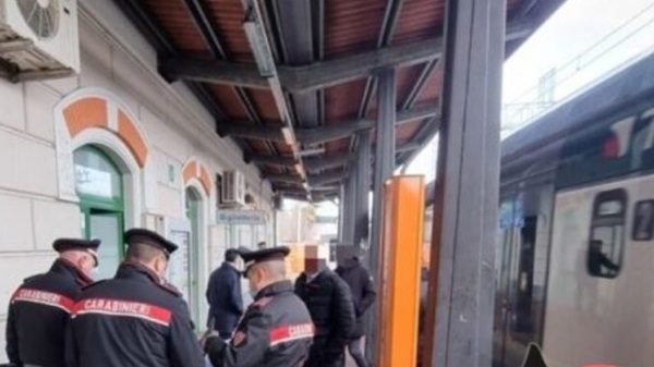 treno carabinieri