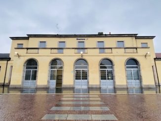 Sesto calende rapina stazione