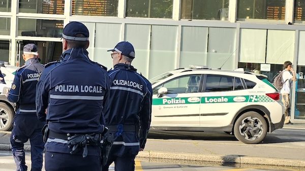 Gallarate rapina negozio etnico