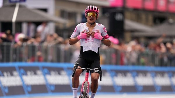 giro italia carapaz