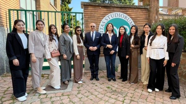 insubria studentesse uzbekistan 