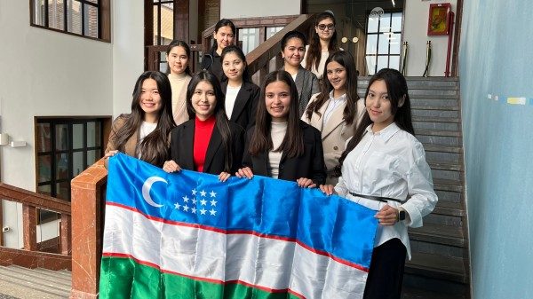 insubria studentesse uzbekistan