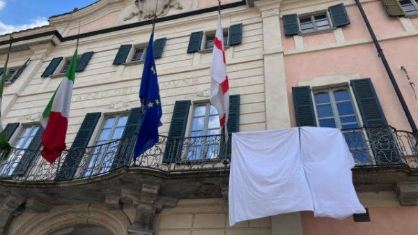 lenzuolo varese guerra gaza