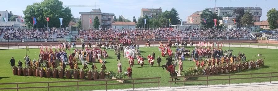 onori al carroccio legnano palio