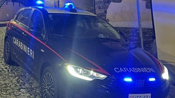 carabinieri pattuglia notte