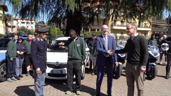 questura regala auto pappaluga