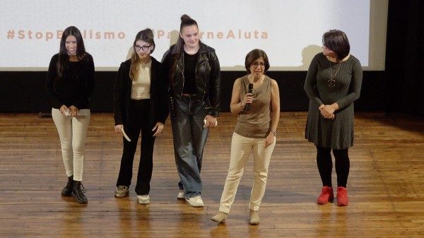 scuola bullismo varese