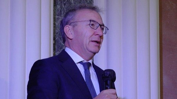 varese pellicini dimissioni micale