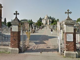 Gallarate donna aggredita cimitero